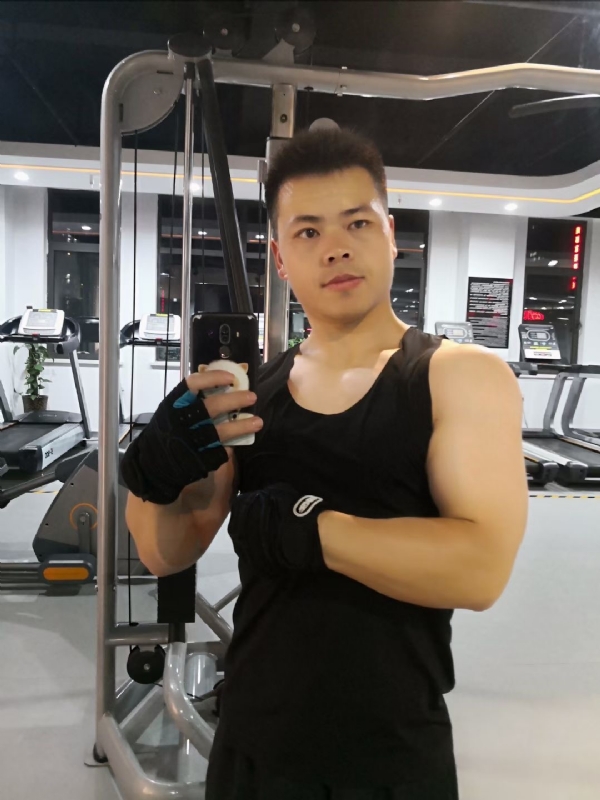 范迪塞尔的第二张照片--内蒙古父母相亲团